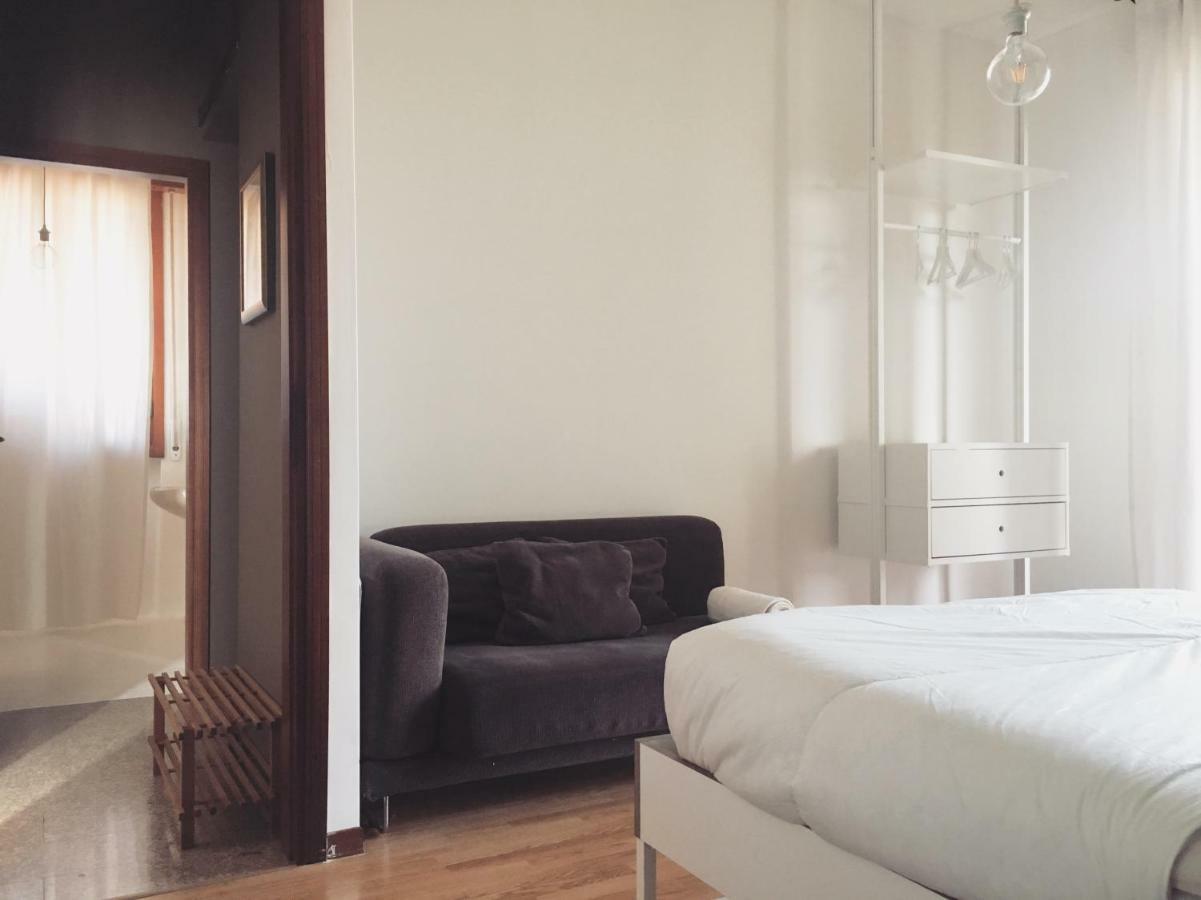 Sunny Family Apartment In Villa - Humanitas Forum Ieo Pieve Emanuele Eksteriør bilde