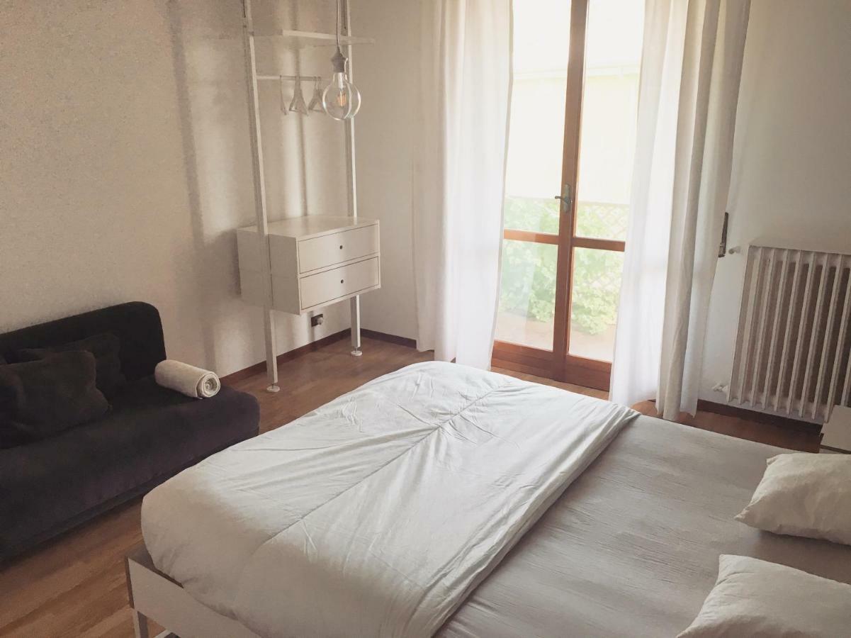 Sunny Family Apartment In Villa - Humanitas Forum Ieo Pieve Emanuele Eksteriør bilde