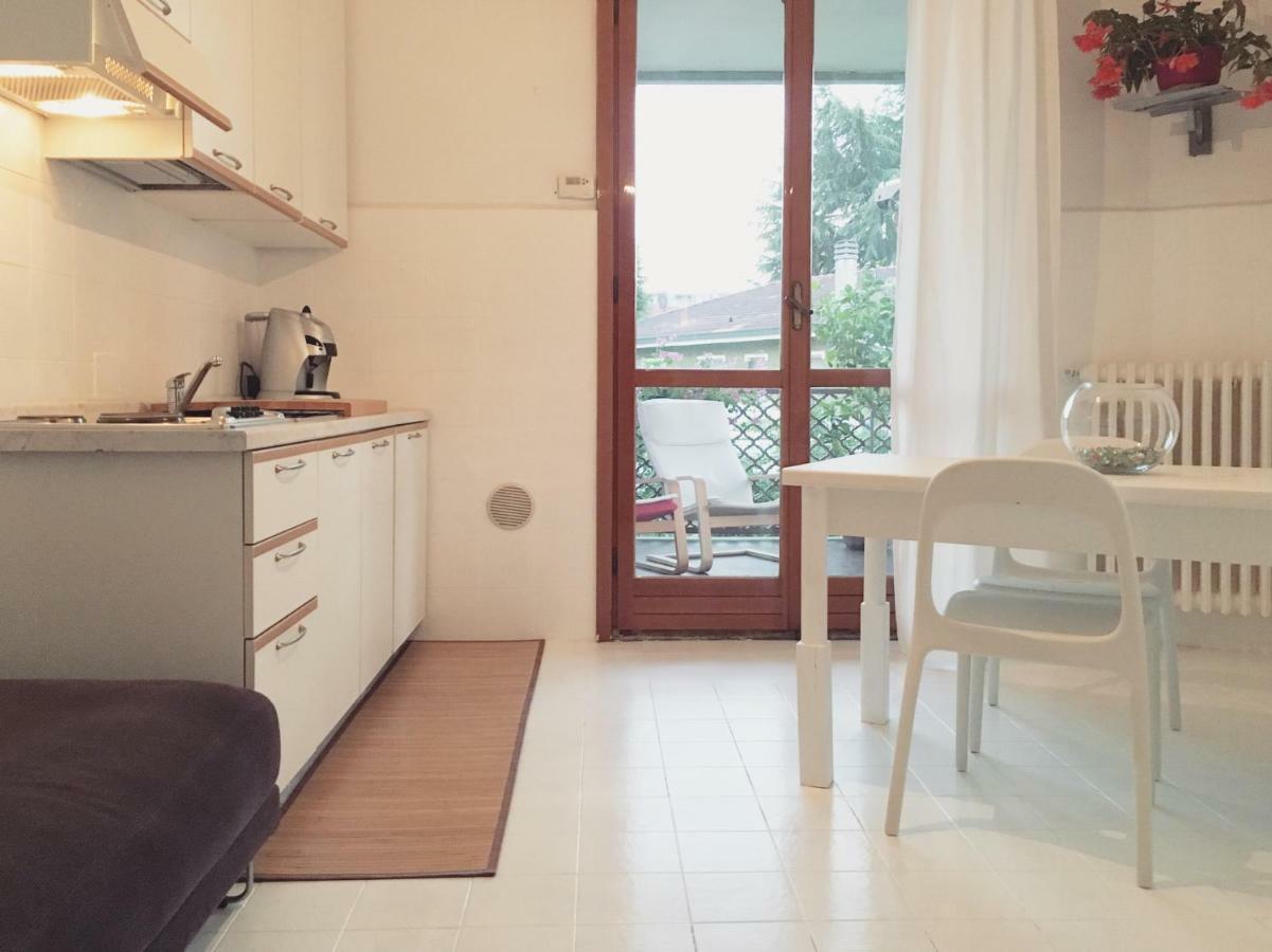 Sunny Family Apartment In Villa - Humanitas Forum Ieo Pieve Emanuele Eksteriør bilde